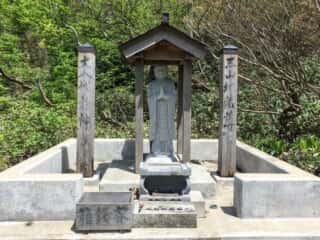 湯殿山 三山地蔵尊