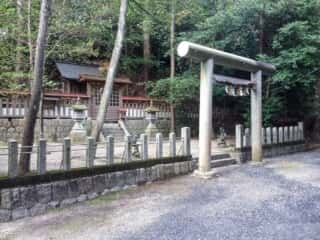 敢国神社 (敢都美恵宮比定地)