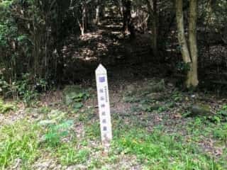 坂谷神社（鳥取県）の磐座は県指定天然記念物