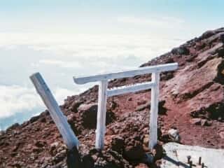 富士山 山頂近くの鳥居