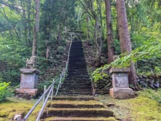 石神神社　参道　青森