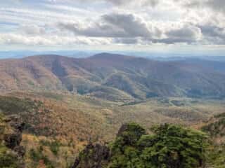 中岳登山道からの景色