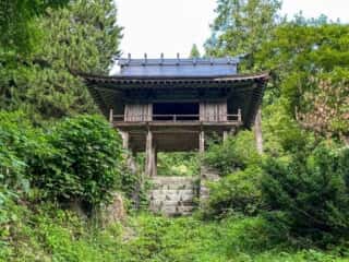 大石山　洞雲寺　山門