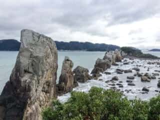 橋杭岩