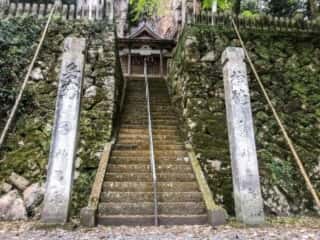厳石神社　参道