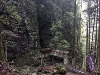 大師堂・岩屋寺