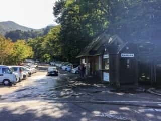 大山登山道駐車場