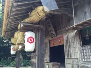 六所神社　拝殿