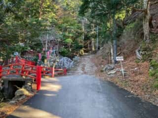 黄金山神社　山道入口