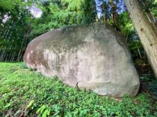 洞雲寺の大石