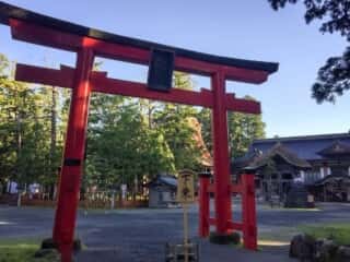 出羽神社・月山神社・湯殿山神社鳥居