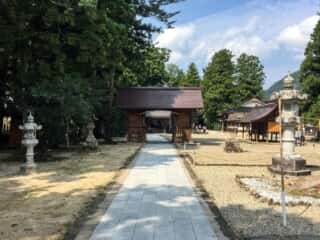 須佐神社　随神門