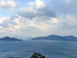 大島御獄山展望台から眺める 足立山　皿倉山　帆立山