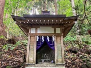 真山神社 弘法大師石像