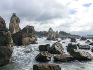 橋杭岩