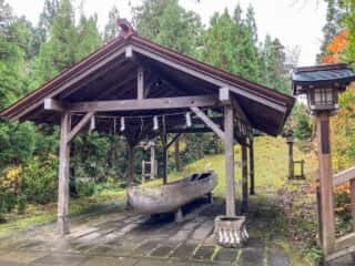 真山神社 丸木舟