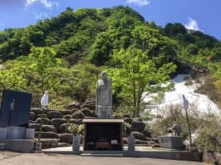 湯殿山神社 水子地蔵尊