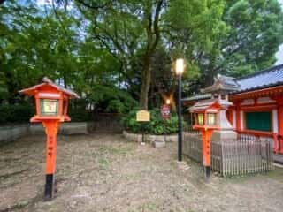 八坂神社　西楼門裏