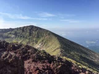 高千穂峯登山道 馬の背