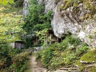 三徳山・納経堂