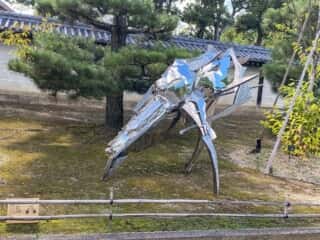 仁和寺　参道のオブジェ