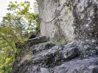 中之獄神社 轟岩登山道