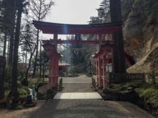 建谷窟　鳥居