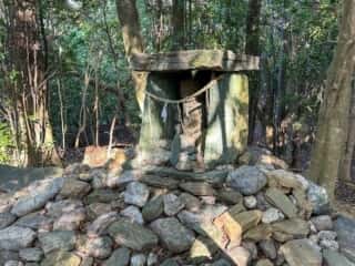 八倉比賣神社 磐座