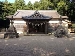 布気皇館太神社 拝殿 (奈其波志忍山宮比定地)
