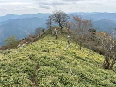 石立山