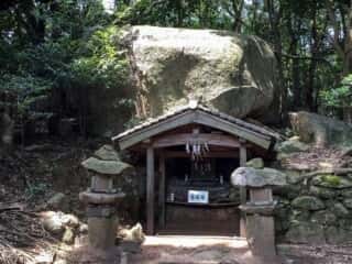 舟木石上神社