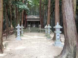 神明神社　境内