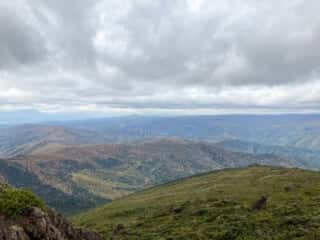 中岳登山道からの景色