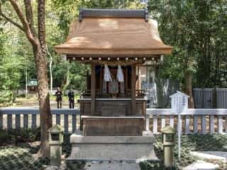 伊弉諾神宮　岩楠神社