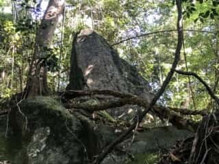 岩立神社の巨石