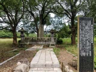 宇佐神宮　神武天皇聖跡菟狭顕彰碑