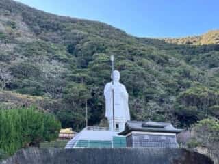 室戸青年大使像