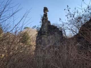 榛名神社の奥にそびえ立つ九折岩（つづらいわ）