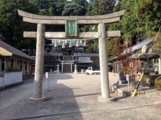 都美恵神社 鳥居　(敢都美恵宮比定地)