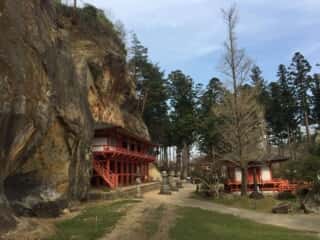 岩面大佛 境内