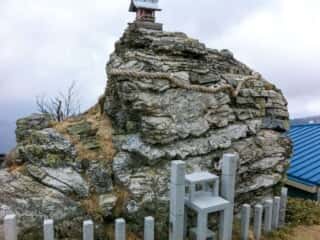 宝蔵石（剣山本宮宝蔵石神社）