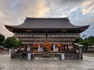 八坂神社　舞殿