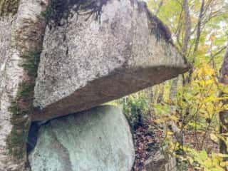 姫神山 笠石