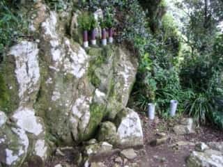 伊島　観音堂奥の院　磐座