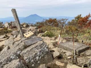 姫神山 山頂巨石群