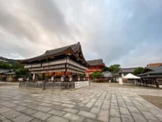 八坂神社　境内