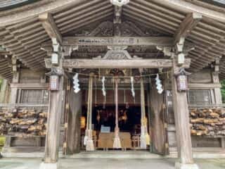 真山神社 拝殿