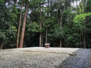 伊勢神宮別宮　荒祭宮　古殿地と覆屋