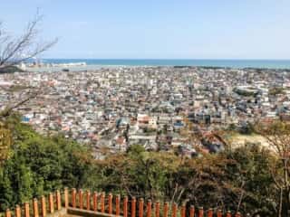 神倉神社から新宮市街地の眺望