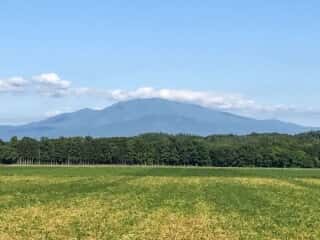 羅臼岳を望む